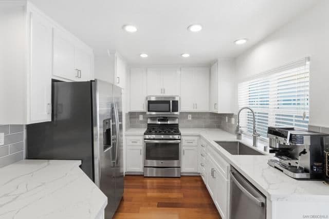10060 Scripps Vista Way, San Diego, Active - Home for Sale