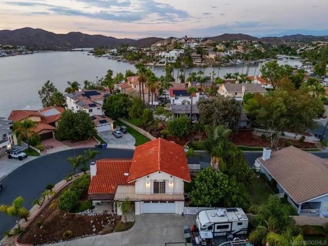 29760 Eagle Point Dr, Canyon Lake, Active - Home for Sale