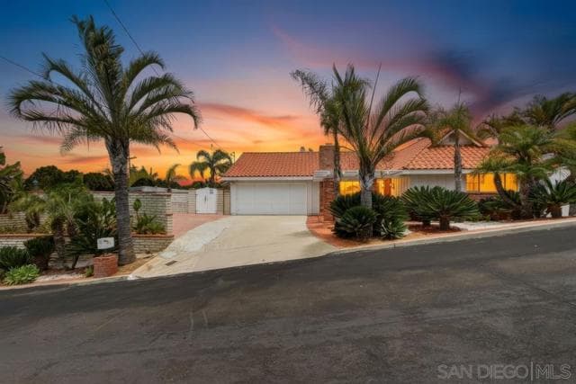 308 Leeann Ln, Encinitas, Active - Home for Sale