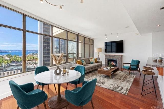 700 W E St, San Diego, Active - Home for Sale