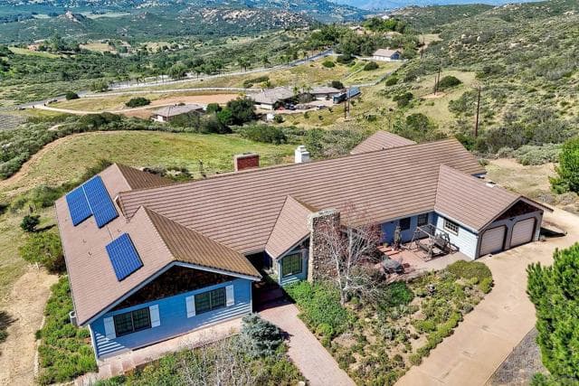 19050 Via Cuesta, Ramona, Active - Home for Sale