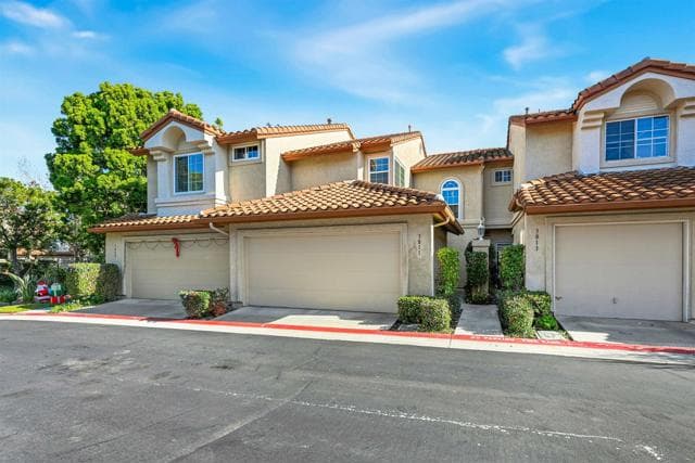3811 Creststone Place, San Diego, Active - Home for Sale