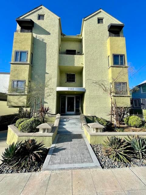 2442 Union St, San Diego, Active - Home for Sale