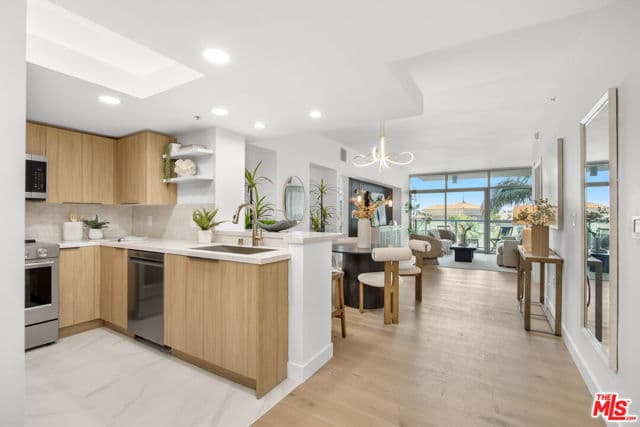 13700 Marina Pointe Dr, Marina Del Rey, Active - Home for Sale
