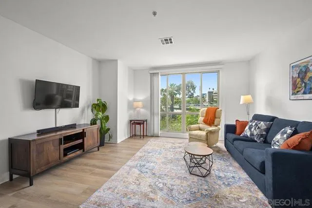 1501 Front St, San Diego, Active - Home for Sale