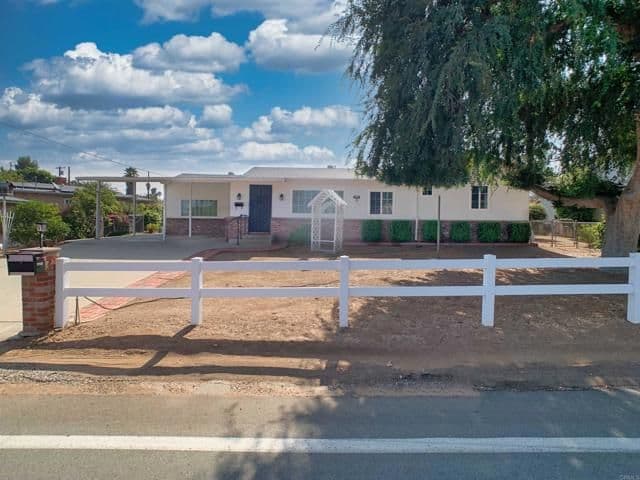 9161 Emerald Grove Ave, Lakeside, Active - Home for Sale