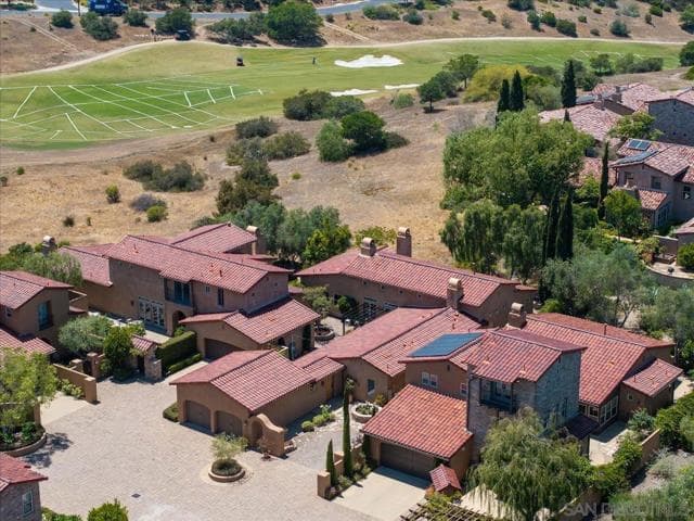 8459 Run Of The Knolls, San Diego, Active - Home for Sale
