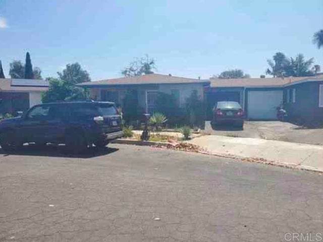 172 Francesca Dr, Oceanside, Active - Home for Sale