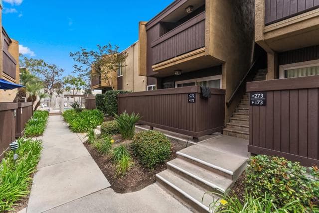 3456 Castle Glen Dr, San Diego, Active - Home for Sale