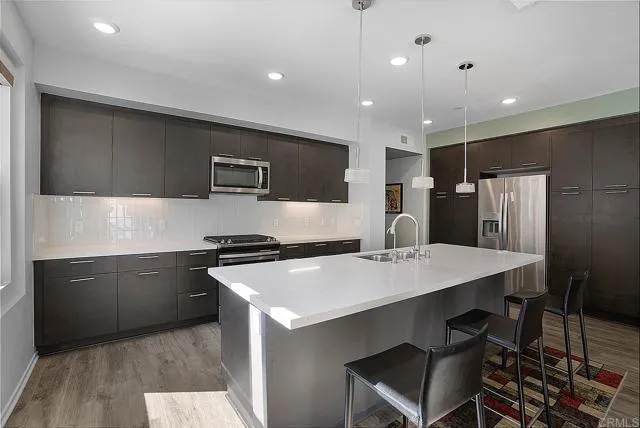 5201 Beachside Ln, San Diego, Active - Home for Sale