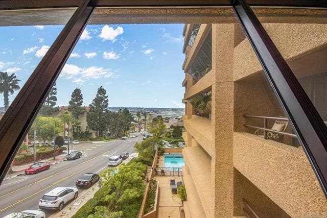 230 W Laurel St, San Diego, Active - Home for Sale