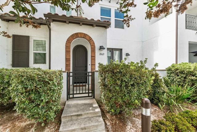 1865 Alkali Heath Ln, Carlsbad, Active - Home for Sale
