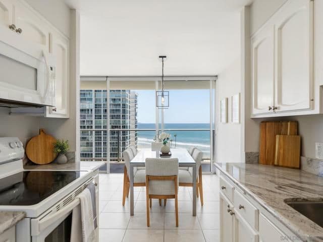 1750 Avenida Del Mundo, Coronado, Active - Home for Sale