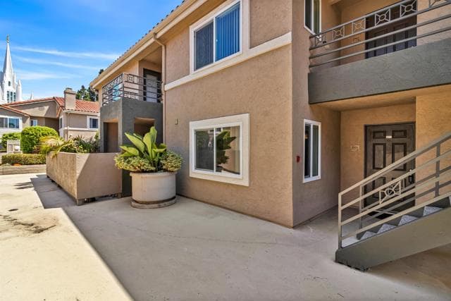 7425 Charmant Dr, San Diego, Active - Home for Sale