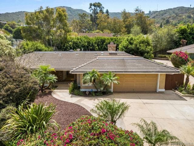 2560 Caminito La Paz, La Jolla, Active - Home for Sale