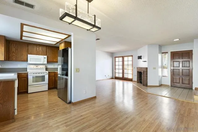 1415 Summit Dr, Chula Vista, Active - Home for Sale