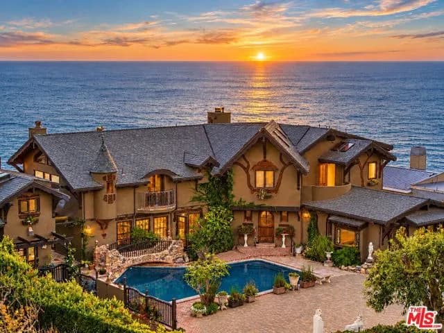 7007 W Birdview Ave, Malibu, Active - Home for Sale