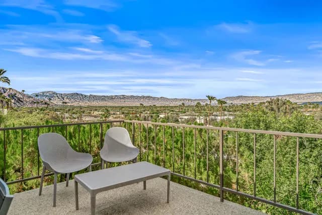 2002 Southridge Dr, Palm Springs, Active - Home for Sale