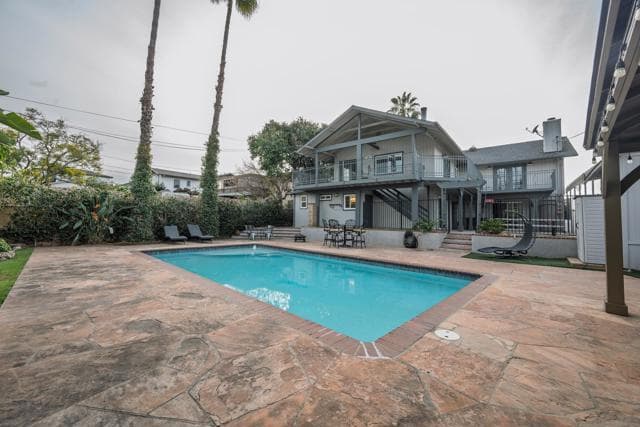 444 Avalon Dr, Vista, Active - Home for Sale