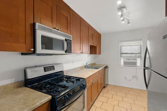 4633 Bancroft St, San Diego, Active - Home for Sale