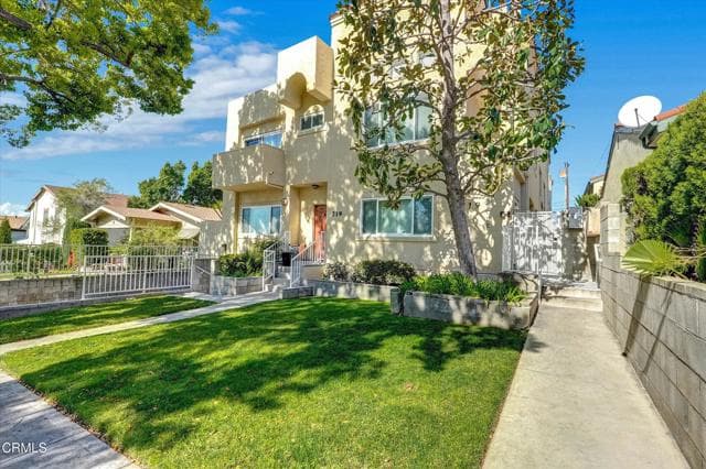 719 E Tujunga, Burbank, Active - Home for Sale