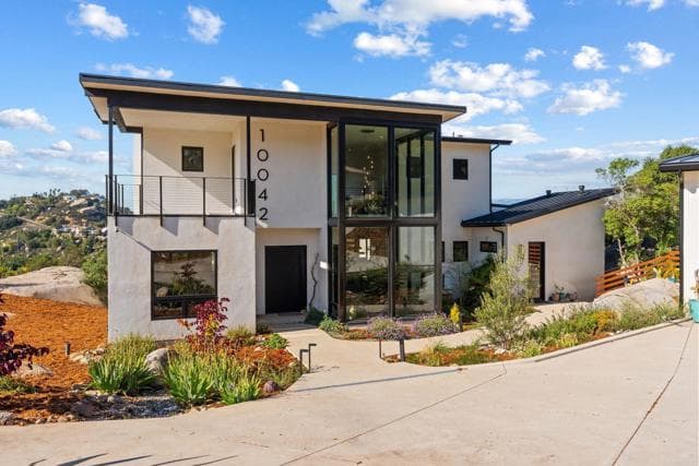 10042 Tall Oak Dr, Escondido, Active - Home for Sale