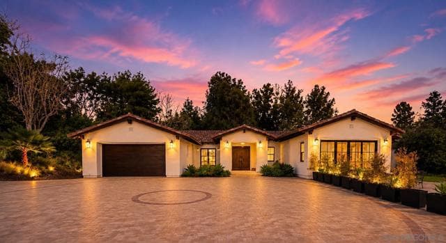 16947 Avenida Luis, Rancho Santa Fe, Active - Home for Sale