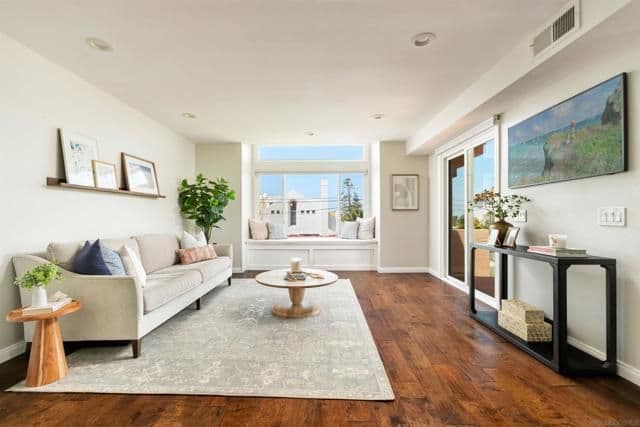 6721 Draper, La Jolla, Active - Home for Sale