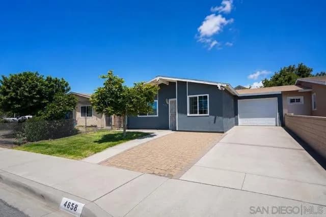 4658 Calle Del Palo, Oceanside, Active - Home for Sale