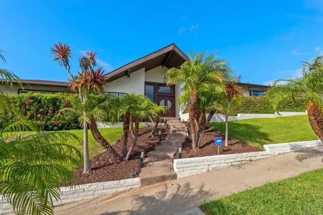 1160 Via Espana, La Jolla, Active - Home for Sale