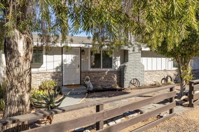 1840 Davis Dr, Fallbrook, Active - Home for Sale
