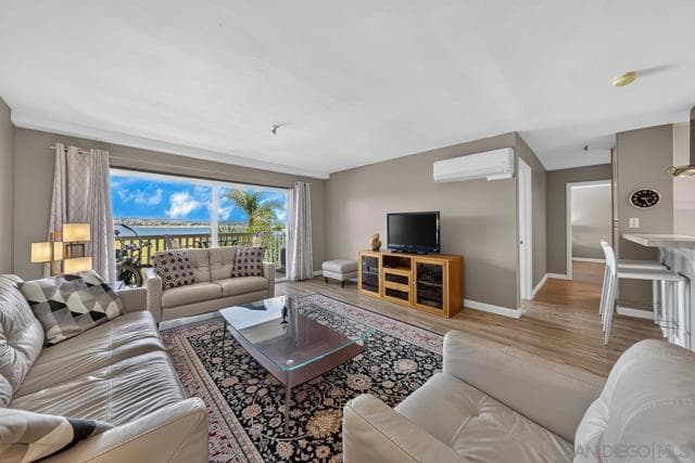 4015 Crown Point Dr, San Diego, Active - Home for Sale