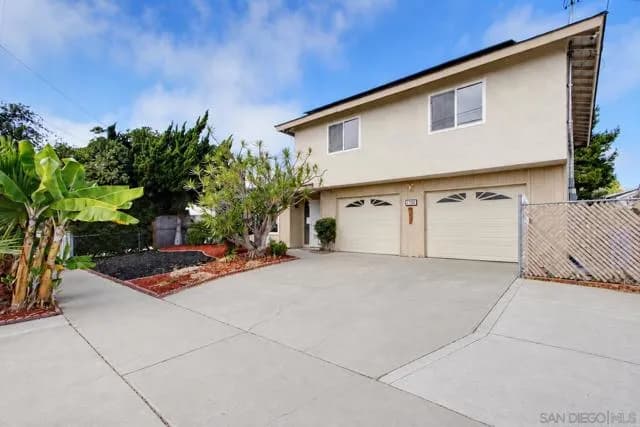 2190 Greenbrier Dr, Oceanside, Active - Home for Sale