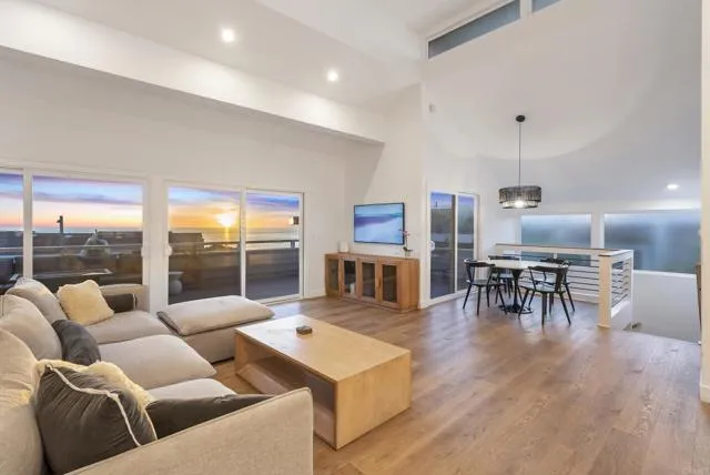 1875 Parliament Dr, Encinitas, Active - Home for Sale