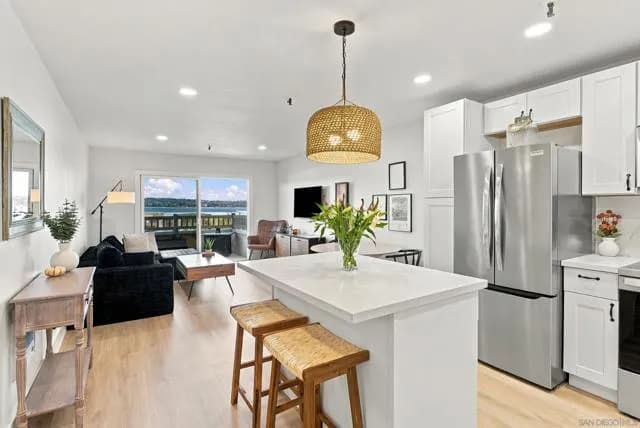 4015 Crown Point Dr, San Diego, Active - Home for Sale