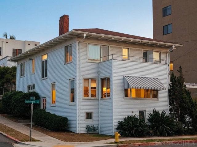 2561 S Albatross St, San Diego, Active - Home for Sale
