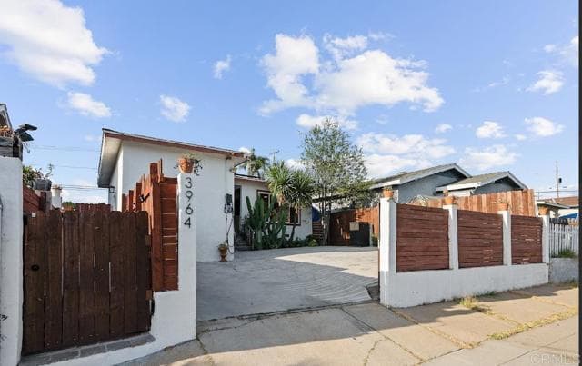 3964 Delta St, San Diego, Active - Home for Sale