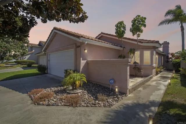 2124 Redwood Crest, Vista, Active - Home for Sale