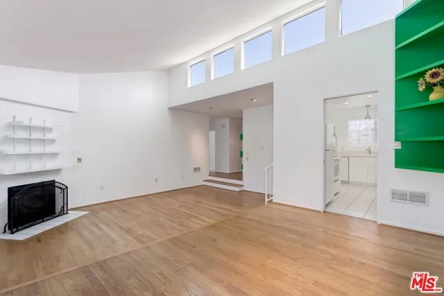 951 16th St, Santa Monica, Active - Home for Sale