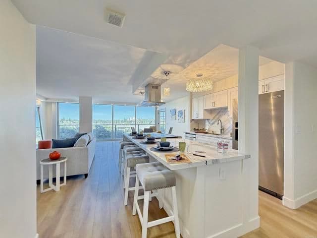 1820 Avenida Del Mundo, Coronado, Active - Home for Sale