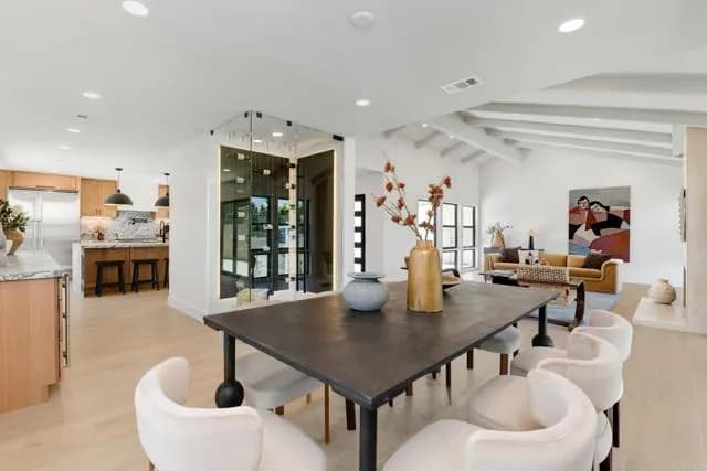 8838 La Jolla Scenic Dr, La Jolla, Active - Home for Sale