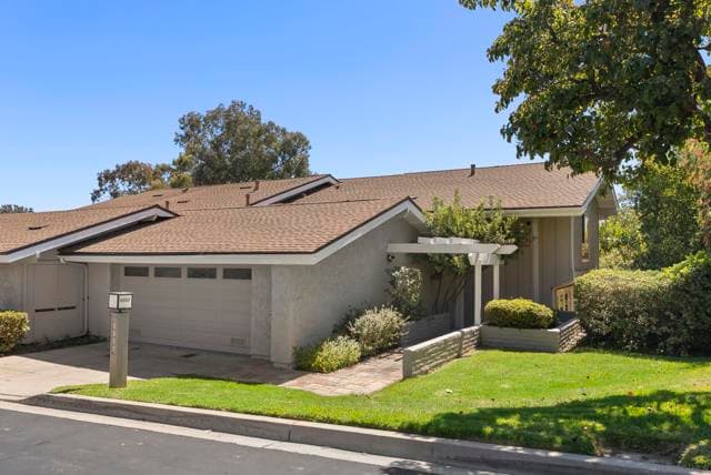 5552 Caminito Herminia, La Jolla, Active - Home for Sale