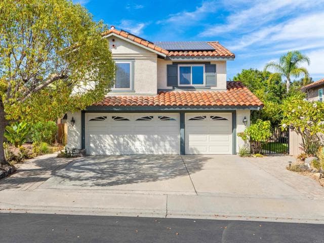 1523 Madrid Dr, Vista, Active - Home for Sale