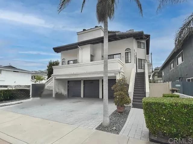 215 Elm Ave, Imperial Beach, Active - Home for Sale