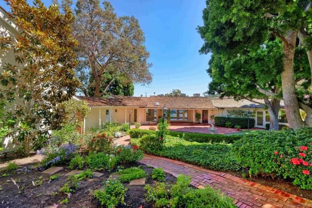 7755 Ludington Place, La Jolla, Active - Home for Sale