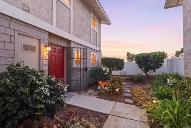 2112 E Vista Way, Vista, Active - Home for Sale
