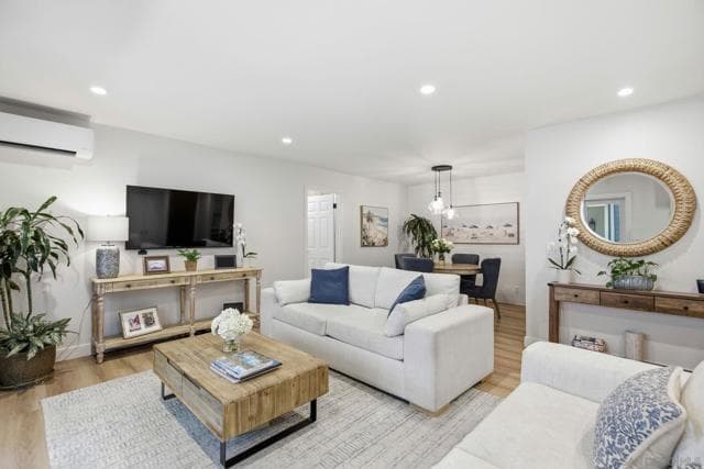 858 E Ave, Coronado, Active - Home for Sale