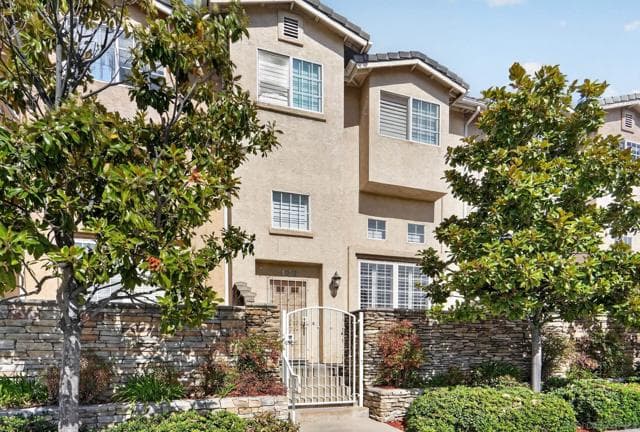 138 W Douglas Ave, El Cajon, Active - Home for Sale