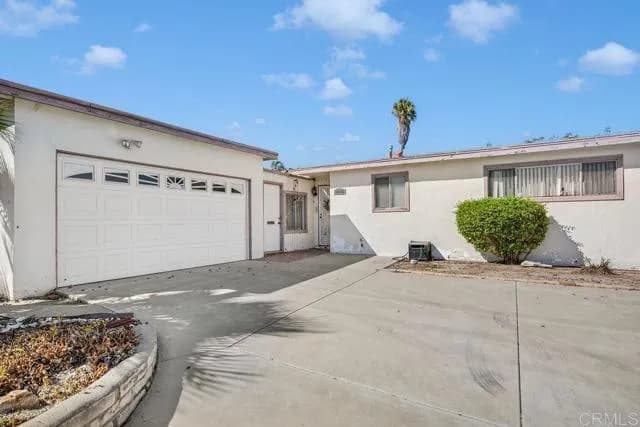 4116 Thomas St, Oceanside, Active - Home for Sale