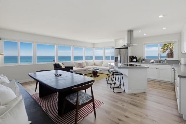 1660 Neptune Ave, Encinitas, Active - Home for Sale
